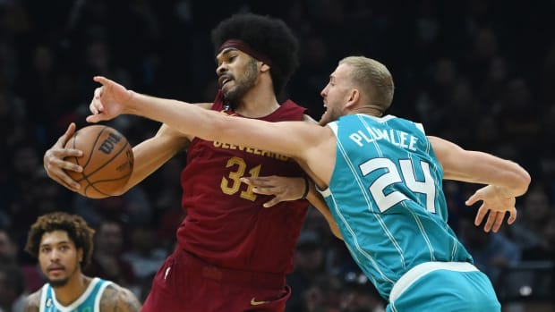 Jarrett Allen Mason Plumlee Nov 18 2022
